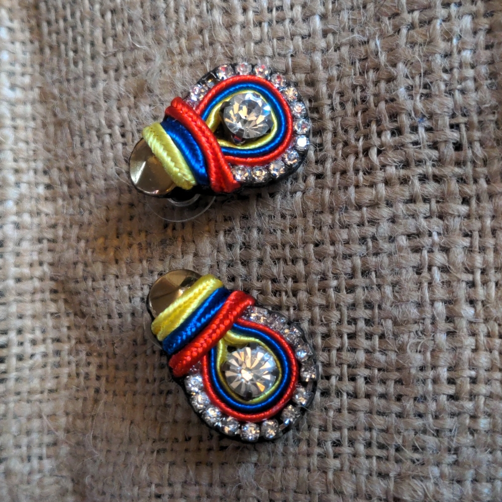 Lavatuvarios: One of a kind Earrings